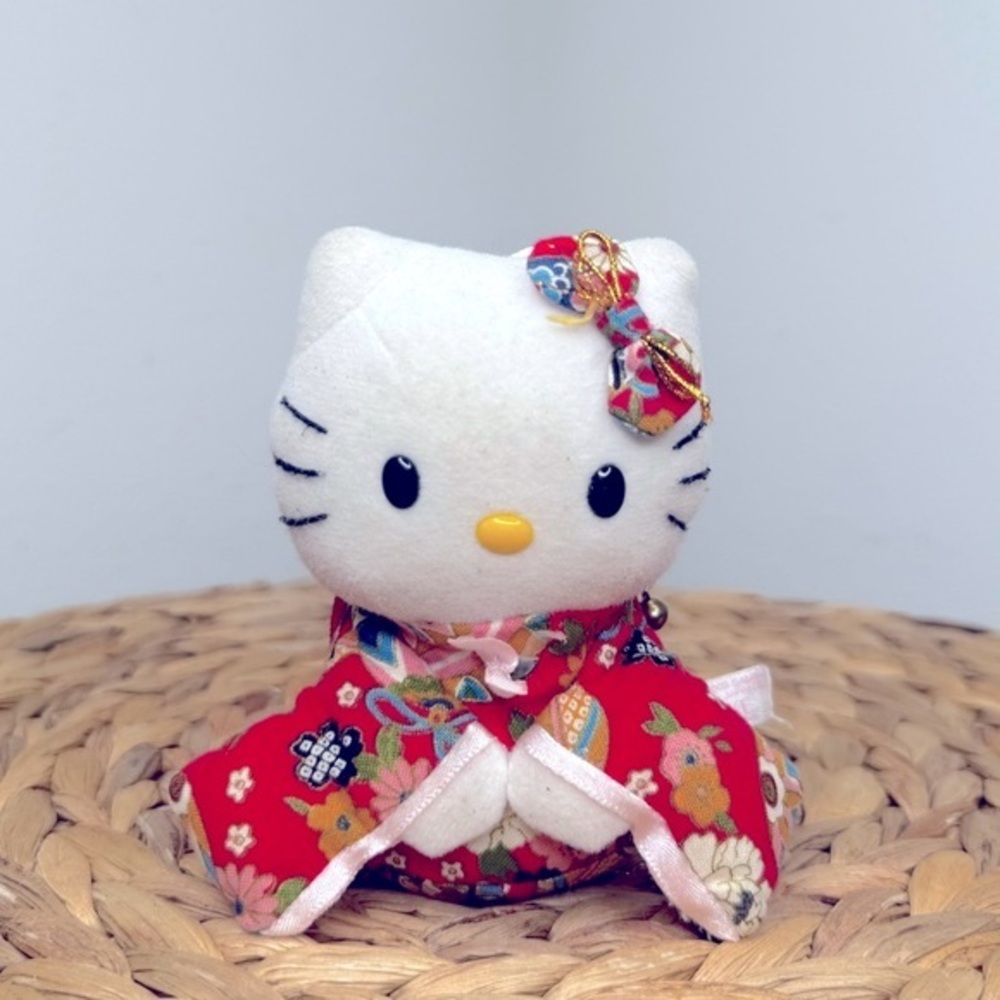 Hello Kitty 2003 Sanrio Tokyo Japan Oike 5” in red Floral Kimono VTG Collectors